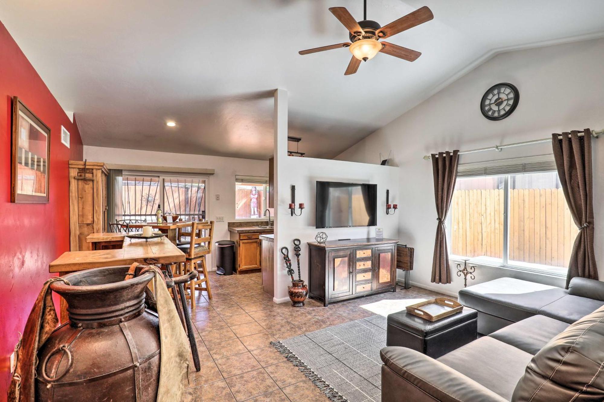 Вілла East Tucson House With Private Backyard And Fire Pit Екстер'єр фото