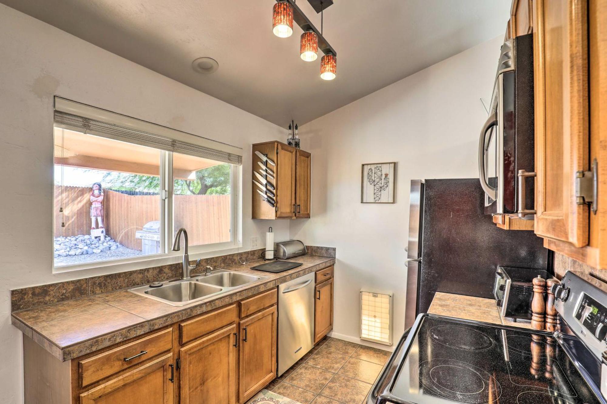 Вілла East Tucson House With Private Backyard And Fire Pit Екстер'єр фото