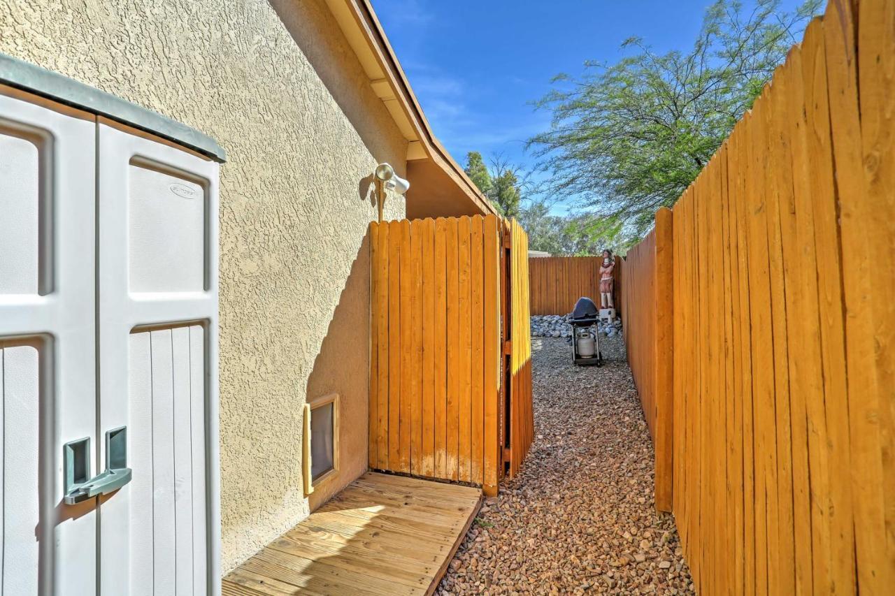 Вілла East Tucson House With Private Backyard And Fire Pit Екстер'єр фото